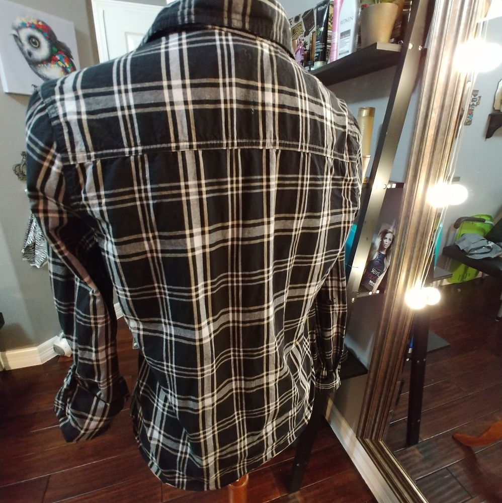 Trendy Button down - Picture 2 of 8